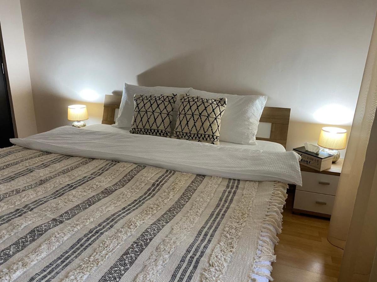 Sellada Apartament - Free Private Parking,Ac,Wi-Fi คารีย์ ภายนอก รูปภาพ