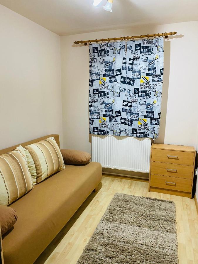 Sellada Apartament - Free Private Parking,Ac,Wi-Fi คารีย์ ภายนอก รูปภาพ