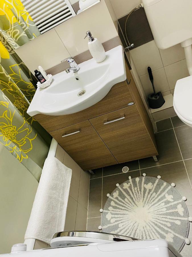 Sellada Apartament - Free Private Parking,Ac,Wi-Fi คารีย์ ภายนอก รูปภาพ