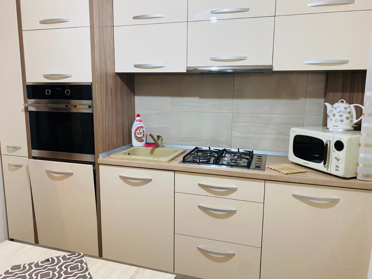 Sellada Apartament - Free Private Parking,Ac,Wi-Fi คารีย์ ภายนอก รูปภาพ